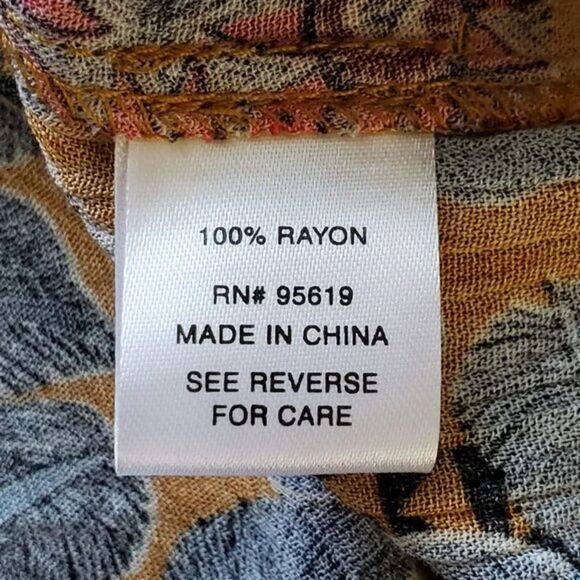 John Paul Richard Tie Front Blouse Womans Size XS Printed Rayon V Neck NEW - Picture 11 of 12